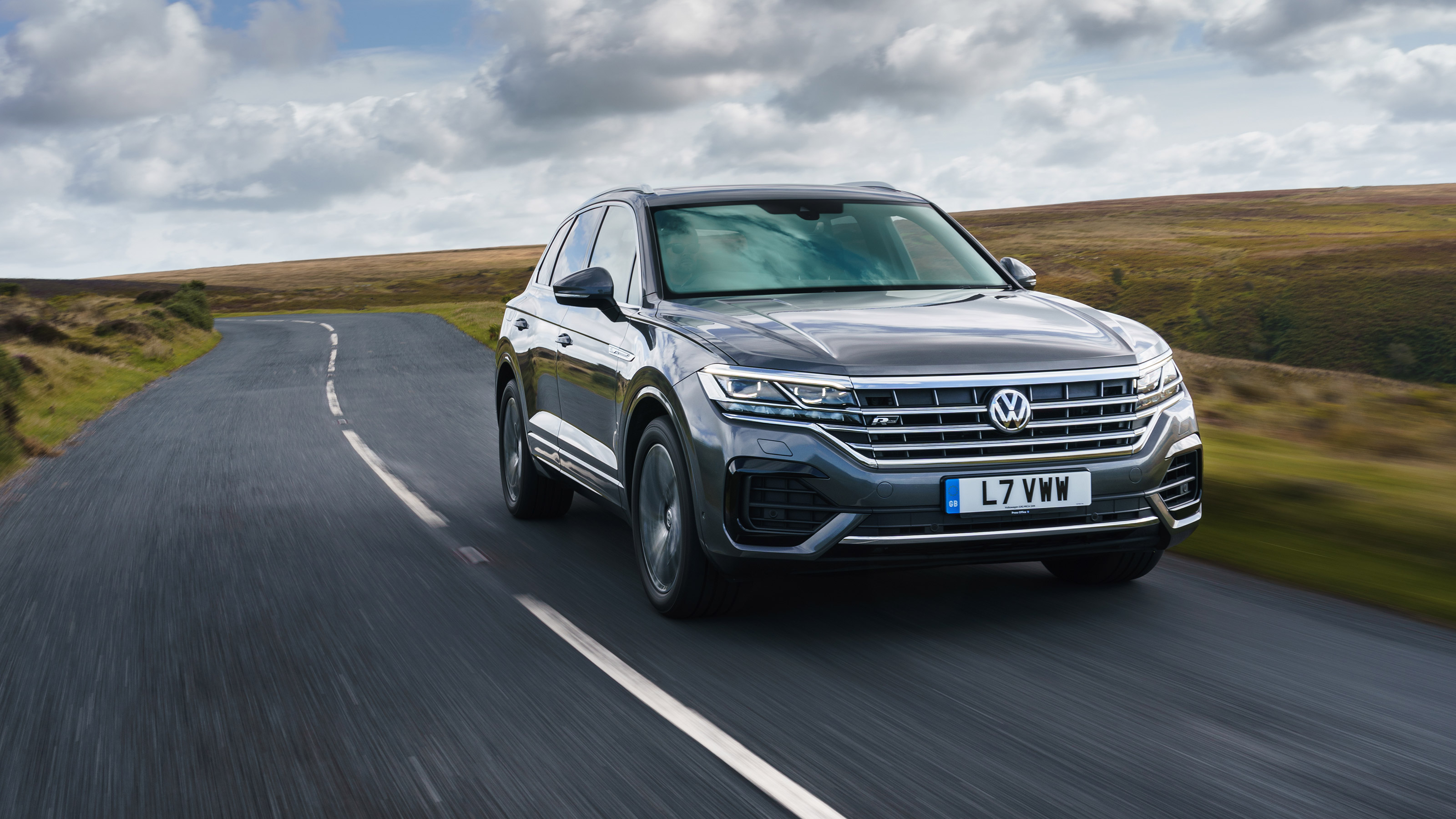 Volkswagen Touareg R Line Tfsi Review Evo